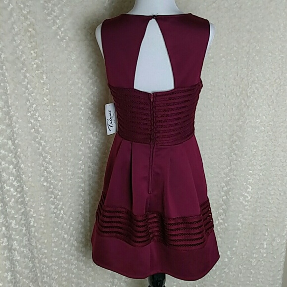 Trixxi Burgundy dress - Picture 2 of 4